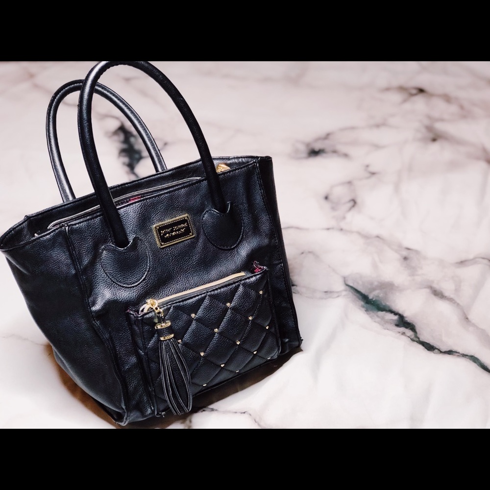 Betsey Johnson handbag w/ optional strap